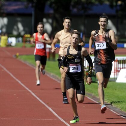  Latvijas U18 čempionātā - 800m