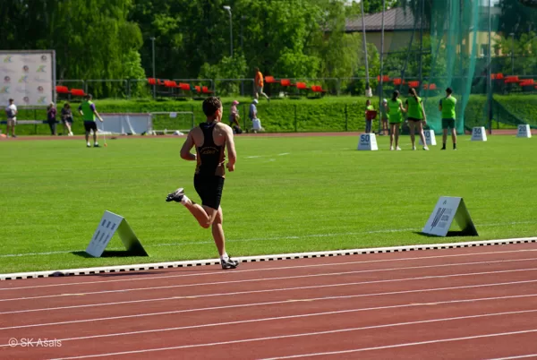 Roberts izskrien jaunu PB 1500m - 4:09,67!