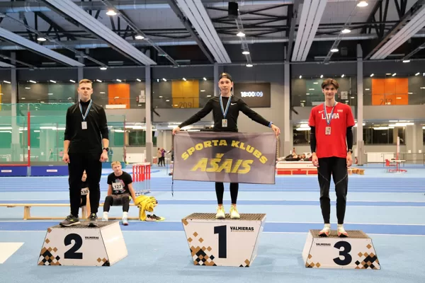Roberts sacensībās Valga- Valmiera izskrien jaunu PB un kluba rekordu 1000m!