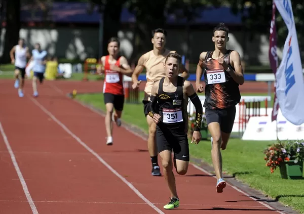  Latvijas U18 čempionātā - 800m