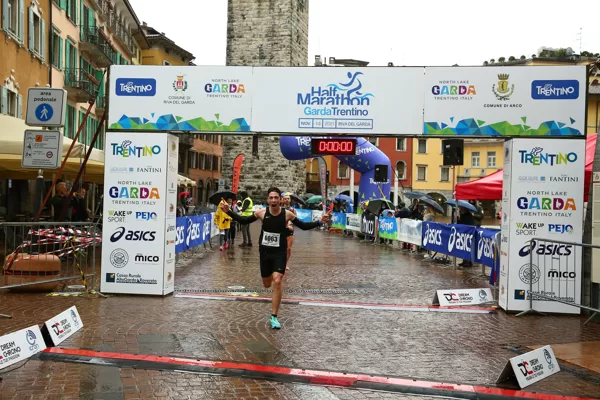 Roberts uzvar Riva Del Garda 10km