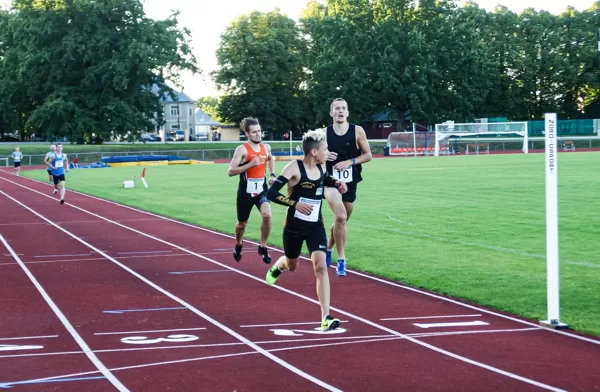 Tartu izskriets 1500m  jauna PB ātrumā - 4:15,55