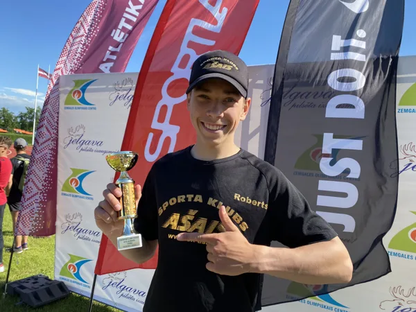 Roberts izskrien jaunu PB 1500m - 4:09,67!