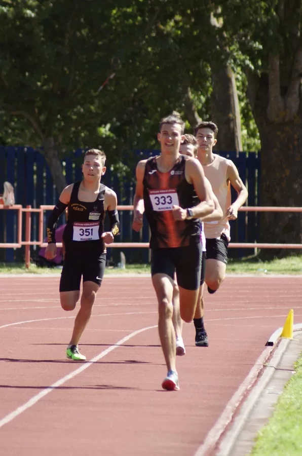Roberts Glazers 800m - 2:05,02