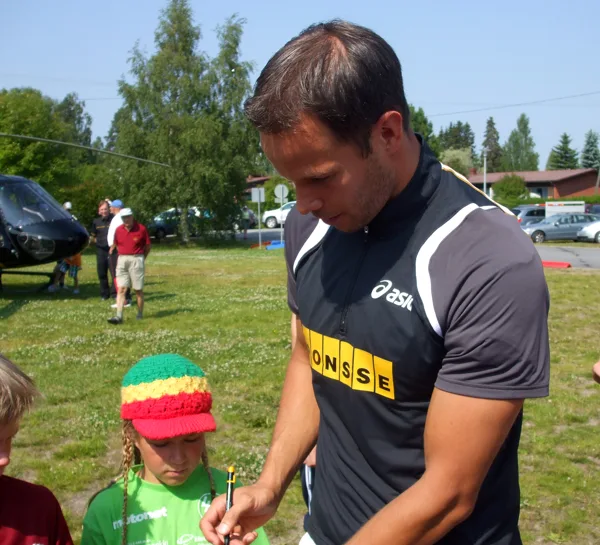Andris Glazers šķēpmešanas skolā Somijā, 2010. gada vasara